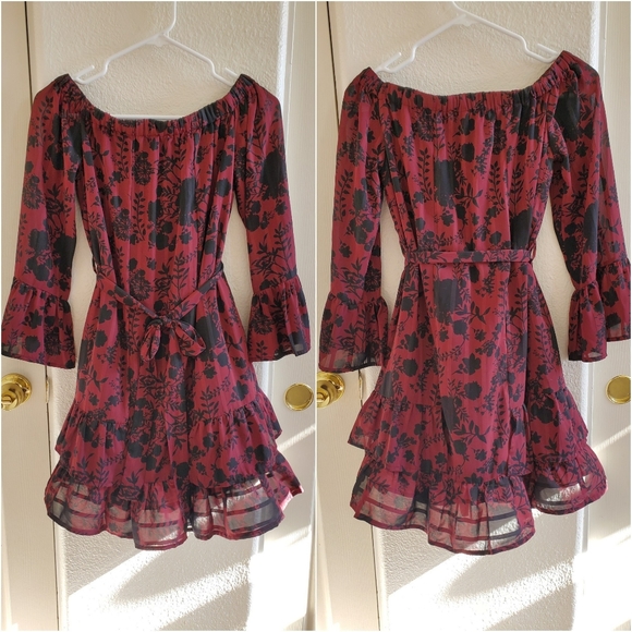 Dex Dresses & Skirts - DEX chiffon floral printed dress